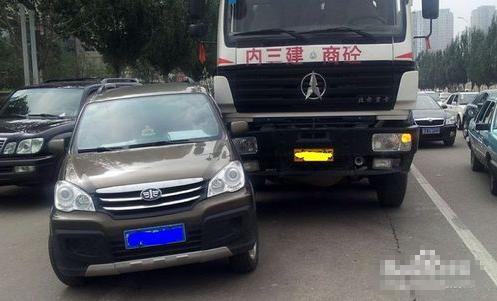 车险哪家保险公司好，要买哪些险种？交警提醒只买这4种就足够了